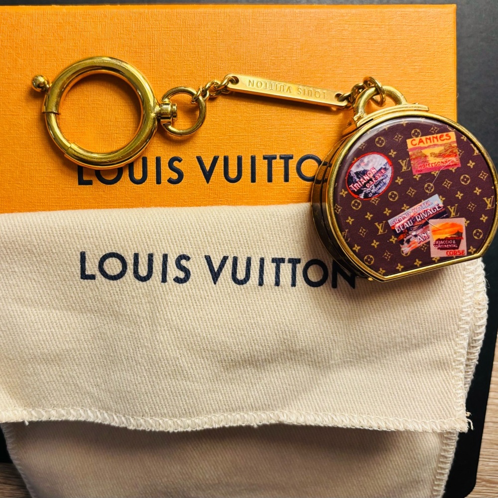RARE authentic Louis Vuitton Boite Chapeau mirror keychain